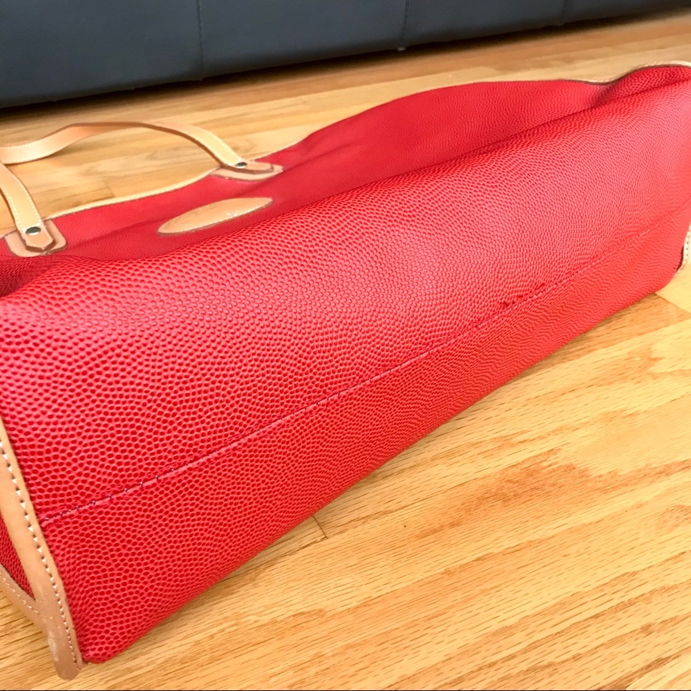 Vintage Ricardo Red Tote - Picture 4 of 8